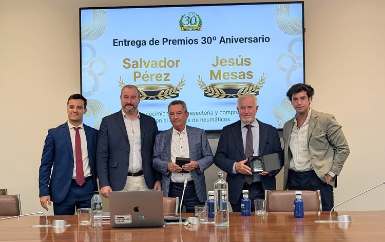 Homenaje a Salvador Pérez y Jesús Mesas