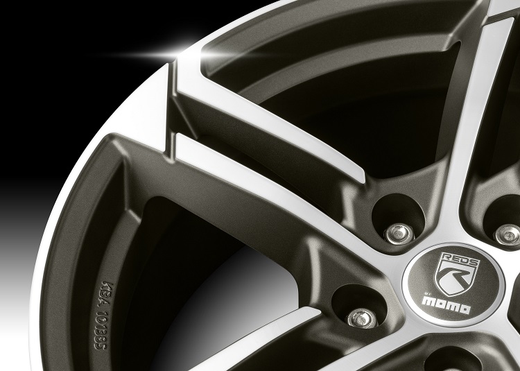 Reds by MOMO amplía la gama 