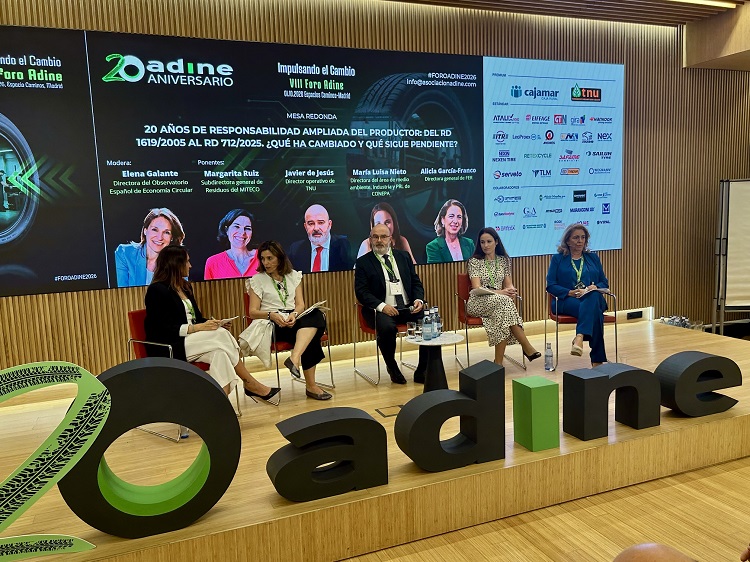 06 Mesa redonda VIII Foro ADINE redes.jpg