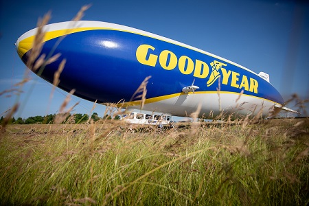 Blimp Goodyear vuelve a los cielos