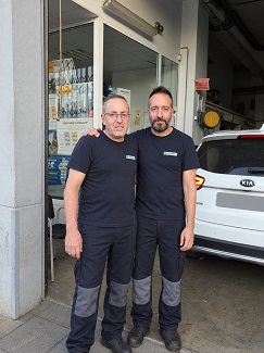Carlos Membrives junto a su socio de Neumáticos Mediterráneo La Cañada