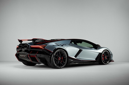 Bridgestone Potenza Race R para el Lamborghini Revuelto SV