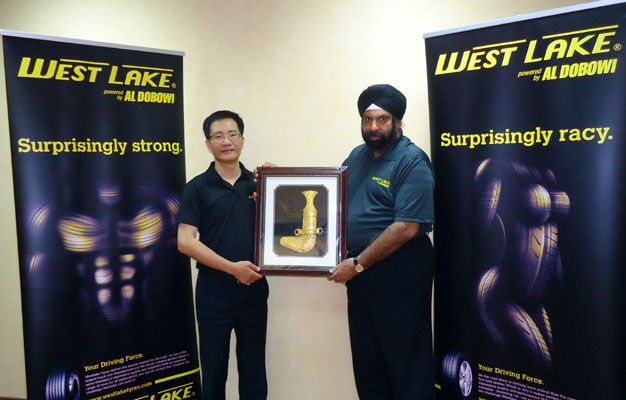 Al Dobowi y Westlake celebran 20 años de relación