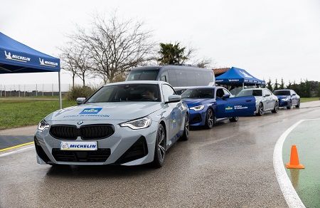 Ambas entidades trabajarán en iniciativas conjuntas para promover una conducción más segura y eficiente