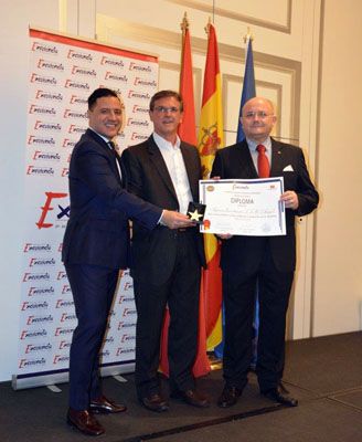 Aurgi recibe la Estrella de Oro