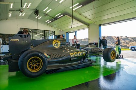 Avon Tyres suministra neumáticos slicks radiales a Rodin Cars