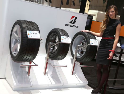 Bridgestone Adrenalin RE002