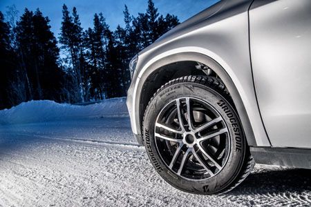 Bridgestone Blizzak LM005