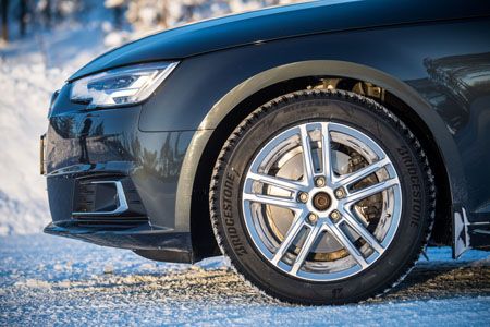 Bridgestone Blizzak LM005