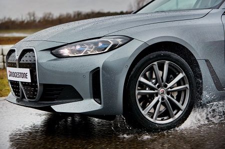 Bridgestone desvela las claves para conducir con seguridad sobre nieve o hielo