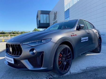 Bridgestone presenta en el Circuito del Jarama el Bridgestone Potenza Sport