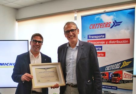 Carreras renueva con Michelin