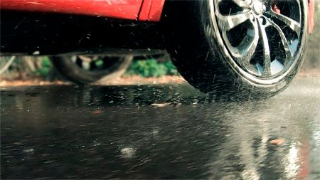 Conducción suave en condiciones mojadas