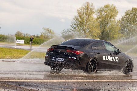Driving Experience en Milán de Kumho