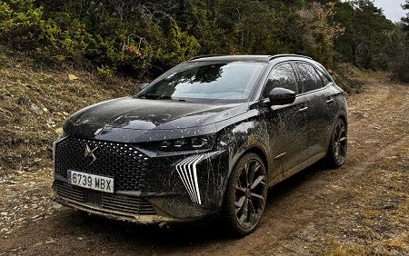 DS 7 Plug-In Hybrid AWD