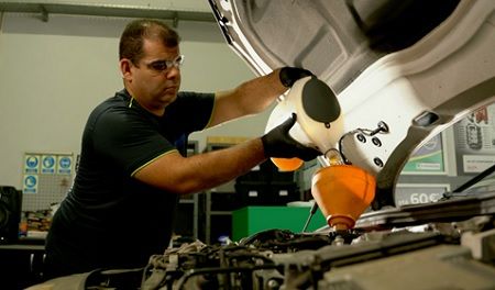 El mantenimiento del aceite es una tarea que sólo cuesta alrededor de 80€