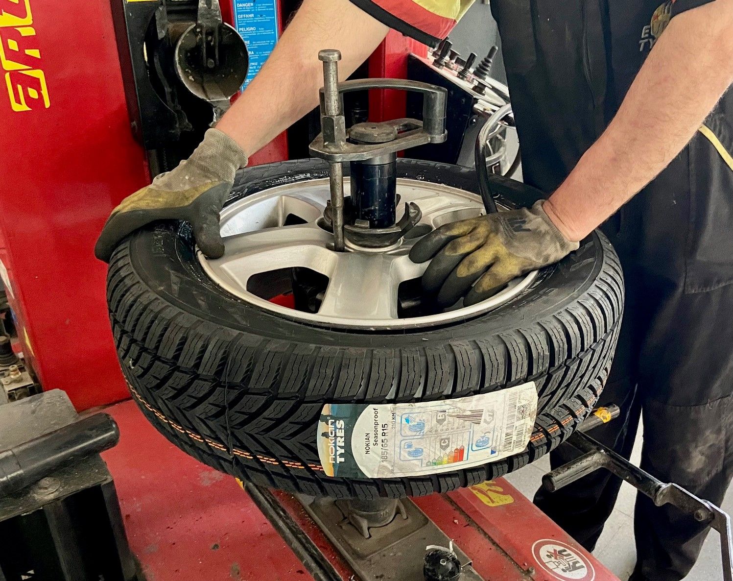 El servicio de neumáticos es crucial 