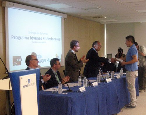 Entrega de diploma del 'Proyecto Jóvenes Profesionales'