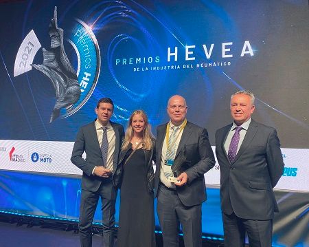 Equipo de Falken Tyres en la ceremonia de entrega de los Premio Hevea 