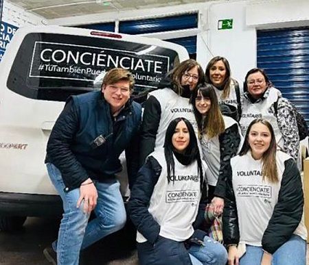 Grupo Soledad dona sacos de dormir a personas sin hogar