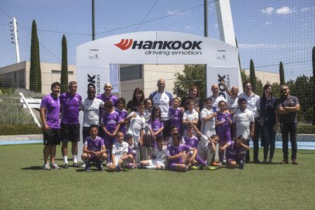 Hankook y Zinedine Zidane entrenan a 20 niños de Aldeas Infantiles