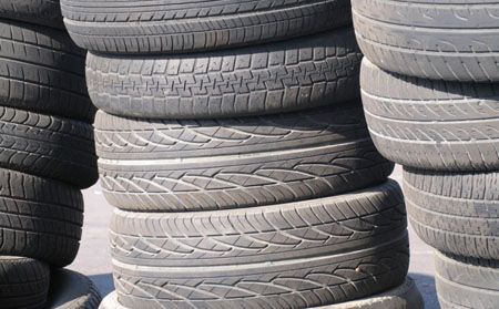 Ilegalizar la venta de neumáticos de segunda mano