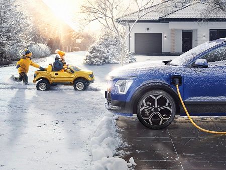 Incorporan ahora el logotipo de compatibilidad EV en el lateral