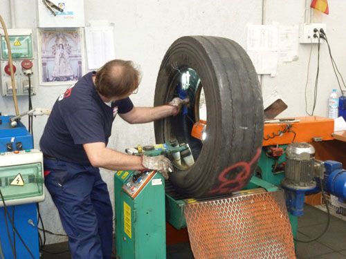 Inspección de neumático