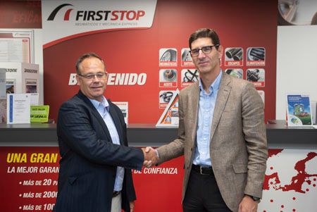 José Manuel Ledo, director general de First Stop, y José Ramón Ricoy, director general de Cargacoches