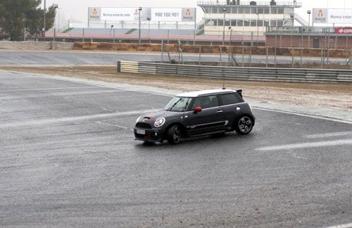 Kumho Ecsta V70A y Mini JCW GP