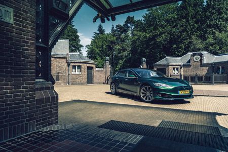 Los Vredestein Ultrac Vorti visten al Tesla Model S Shooting Brake