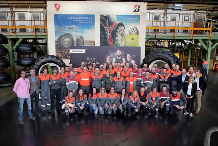  Lydia Valentin visita la fábrica de Bridgestone en Puente San Miguel