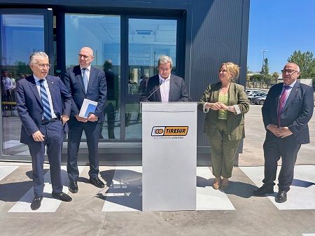 Marcos Fernández y autoridades durante el acto de inauguración