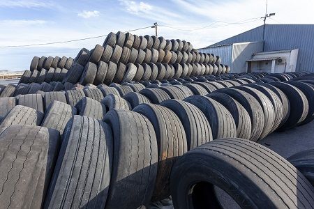 Más de 295.000 toneladas de neumáticos se reciclan cada año en España