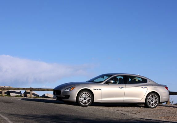 Maserati Quattroporte equipado con Dunlop SportMaxx RT