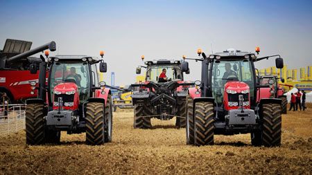 Massey Ferguson 6718 S con neumáticos Trelleborg