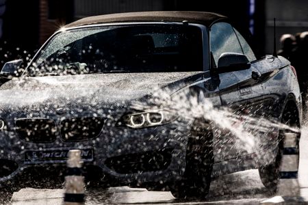 Máxima seguridad en carretera mojada