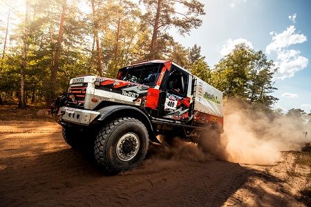 Mercedes 1622 800HP modificado del Truck Team Holten patrocinado por Giti