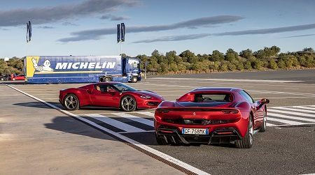 Michelin desarrolla dos neumáticos a medida para el Ferrari 296 GTB