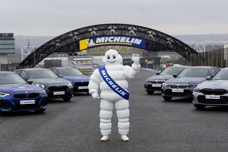 Michelin se convierte en partner de la Escuela RACE de Conducción