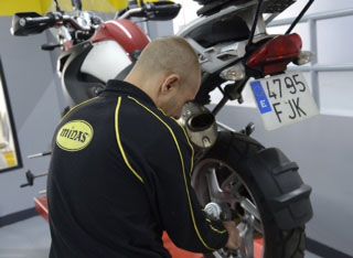 Midas amplía su oferta a las motos