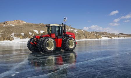 Mitas explora el lago Baikal congelado