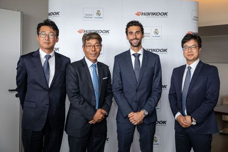 Moon-Chul Jung, Seong Hak Hwang, Álvaro Arbeloa y Sang So Jeong