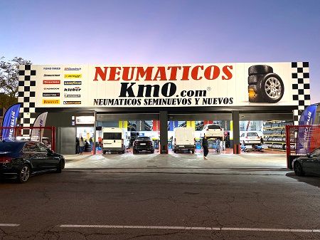 Neumáticos KM0 abre un nuevo taller en Fuenlabrada