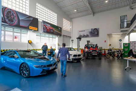 Neumáticos Soledad Poeta Miguel Hernández