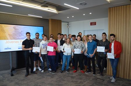 Participantes del proyecto de formación 'Jóvenes profesionales 2015-2016'