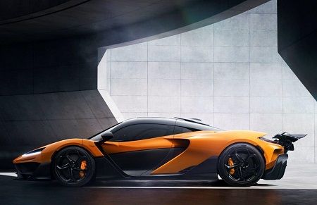 Pirelli equipa al nuevo superdeportivo McLaren W1