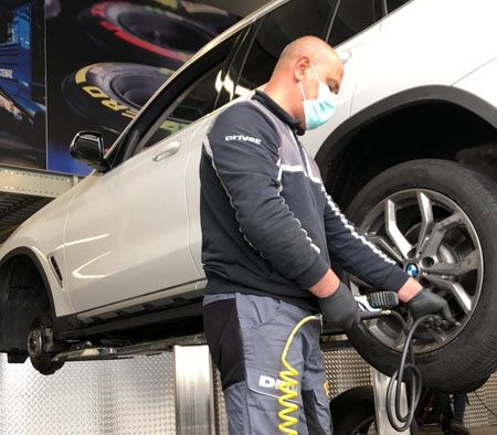 Pirelli nos pide revisar el estado de los neumáticos