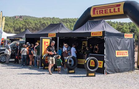 Pirelli presenta su gama de neumáticos 4X4 en la Land Rover Party 2020