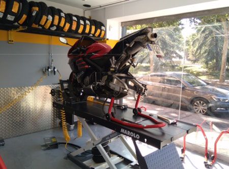 Primer centro de motos de Midas en Madrid